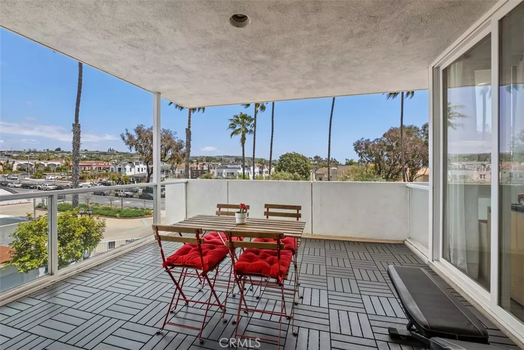 Corona Del Mar, CA 92625,775 Avocado AVE #305