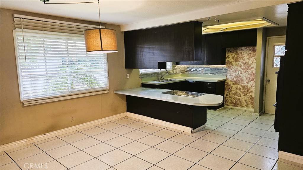 Huntington Beach, CA 92647,6351 Farinella DR
