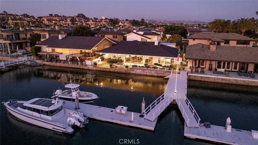 Newport Beach, CA 92660,153 Harbor Island RD
