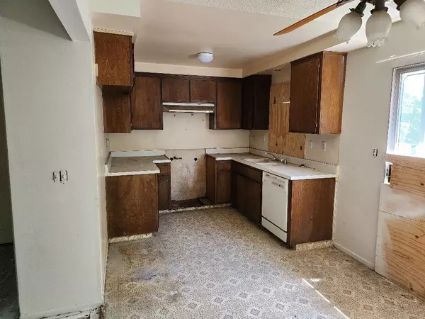 Monterey Park, CA 91755,522 S Alhambra AVE #F