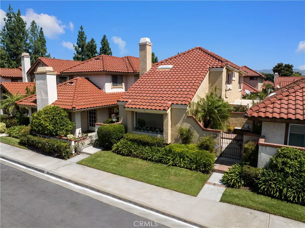 Irvine, CA 92620,11 Rossano