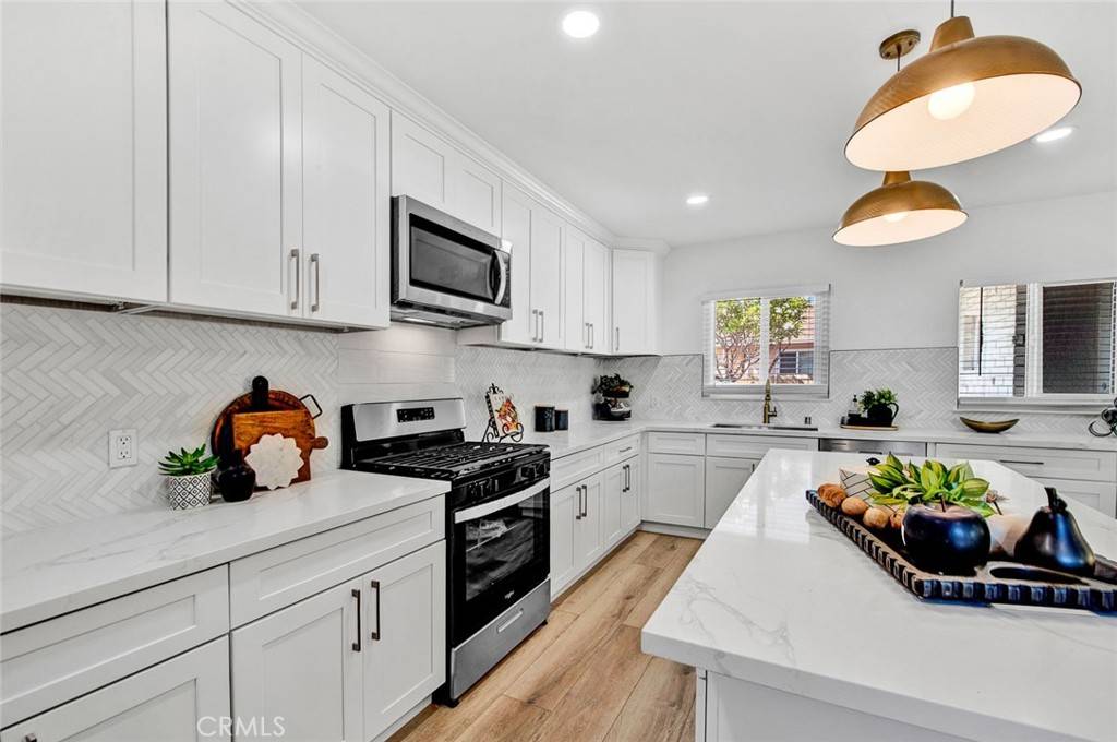 Fullerton, CA 92831,1100 N Acacia AVE