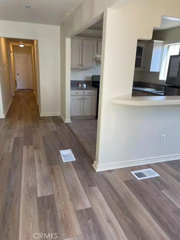 Los Angeles, CA 90003,115 E Gage AVE