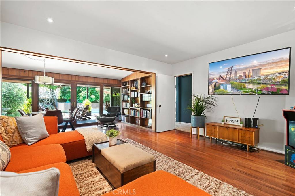 Santa Ana, CA 92706,2510 Poinsettia ST