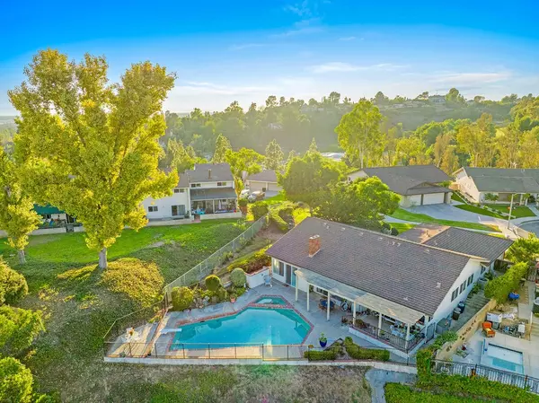 Fullerton, CA 92831,2104 Hilltop CT