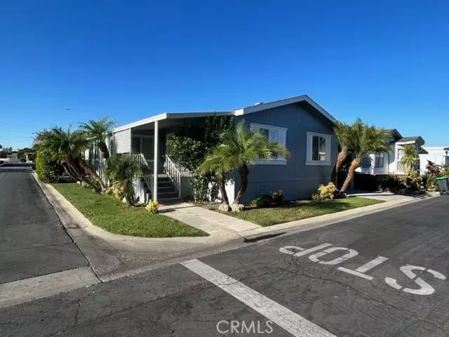 84 Seville, Tustin, CA 92780