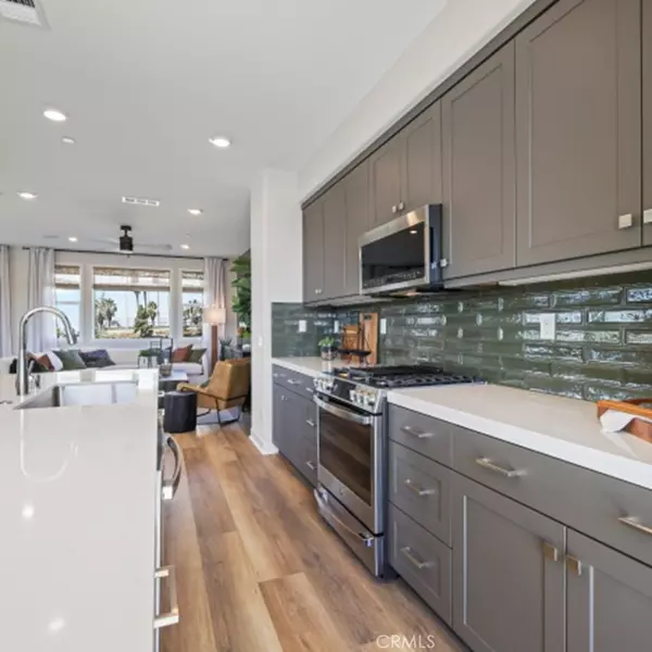 Anaheim, CA 92801,1693 W Lincoln AVE #101