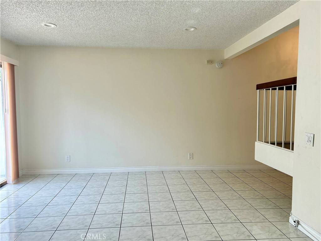 Santa Ana, CA 92703,4562 W 5th ST #23