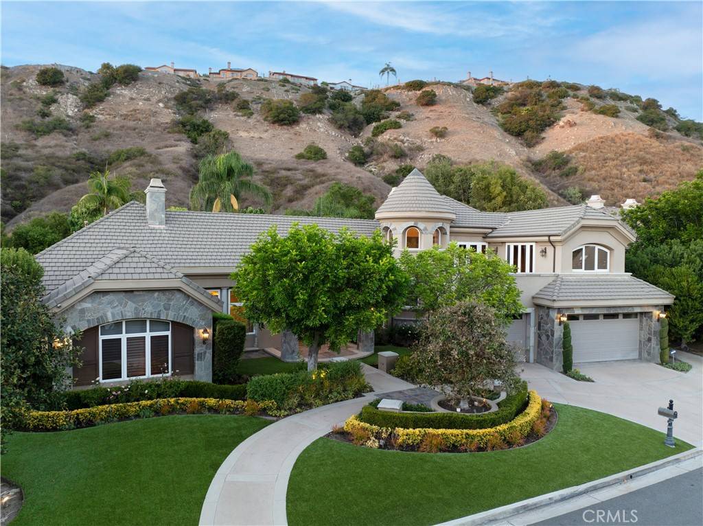 6945 E Hidden Oaks LN, Orange, CA 92867
