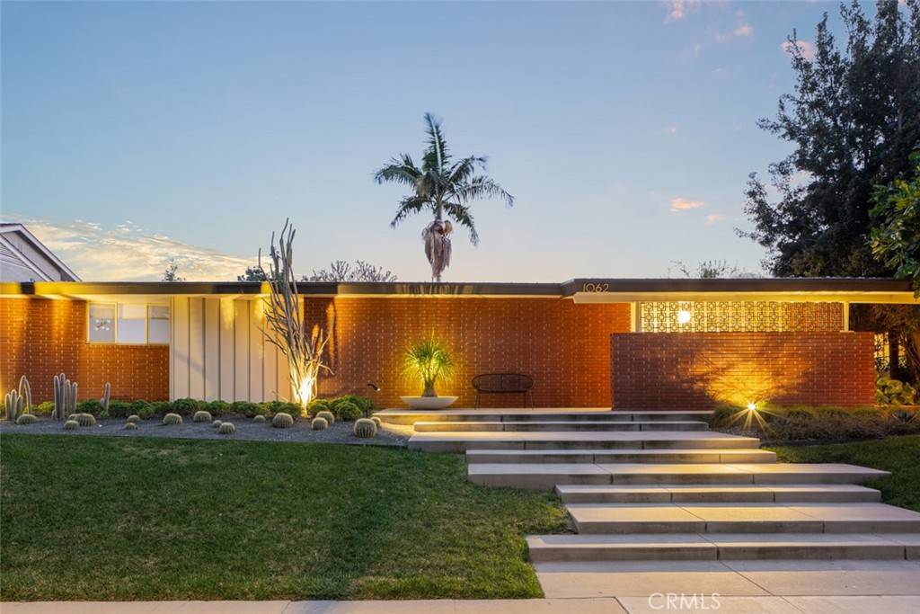 1062 E Tehachapi DR, Long Beach, CA 90807