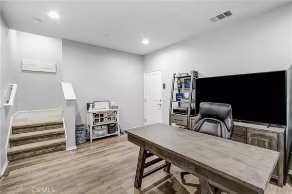 Eastvale, CA 91752,6333 Andromeda CT