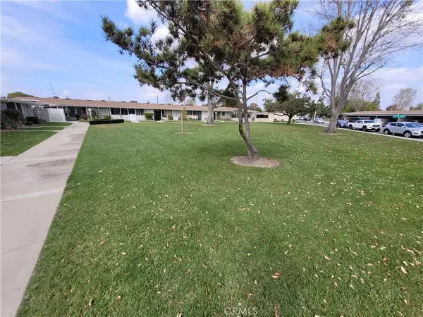 Seal Beach, CA 90740,13681 Saint Andrews DR #28E