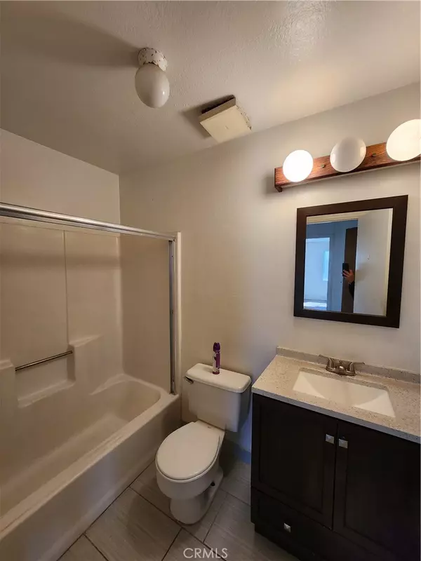 Lawndale, CA 90260,4731 W 166th ST