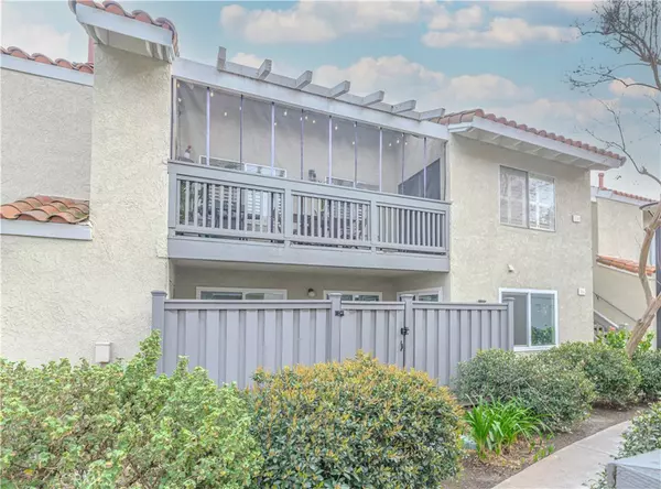 Irvine, CA 92618,318 Lemon Grove #64