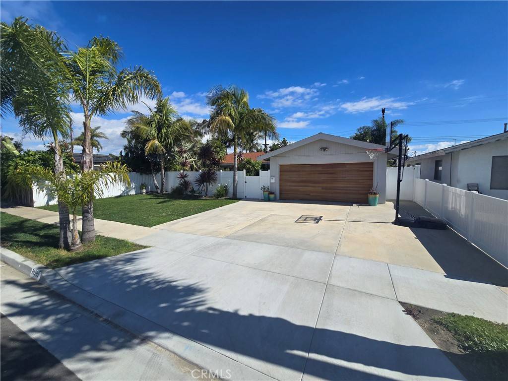 Huntington Beach, CA 92646,19292 Olana LN