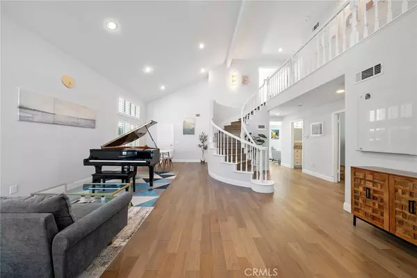 Oak Park, CA 91377,537 SAVONA Way