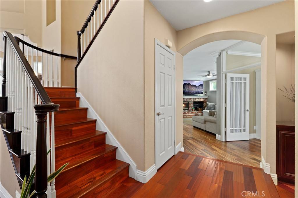 Anaheim Hills, CA 92808,976 S Creekview LN