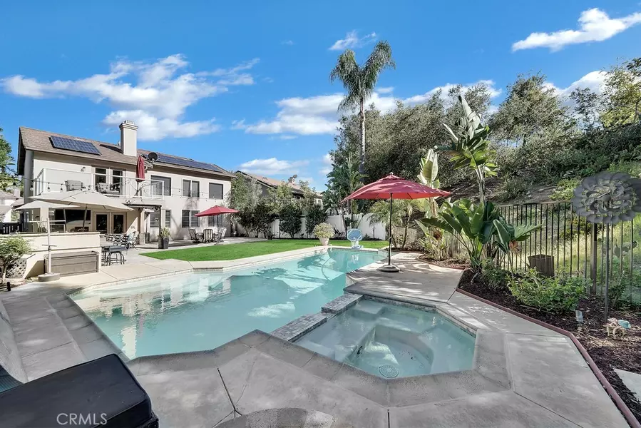 11 Sundown DR, Trabuco Canyon, CA 92679