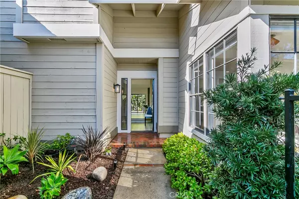 Irvine, CA 92604,41 Pinewood