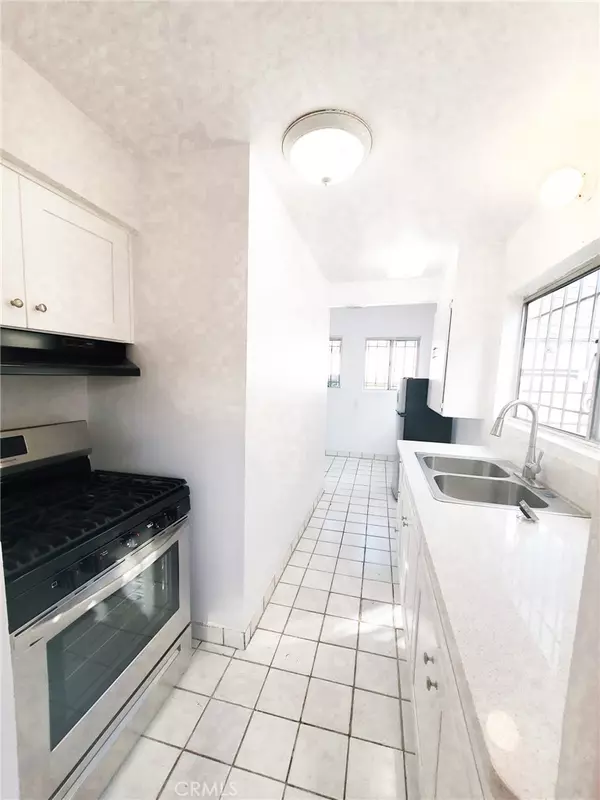 Los Angeles, CA 90003,333 W 74th ST