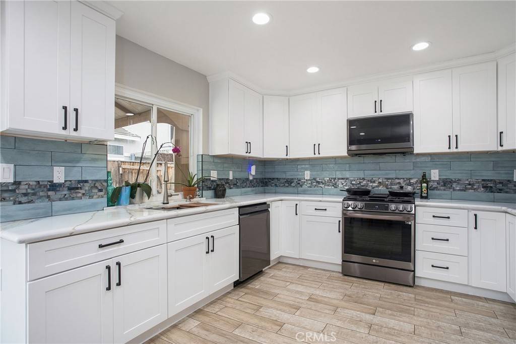 16 Walnut Dr, Aliso Viejo, CA 92656