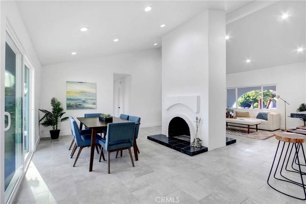 Palm Springs, CA 92264,2392 E El Chorro WAY