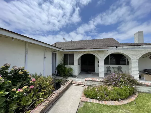 Huntington Beach, CA 92647,15631 Plymouth LN