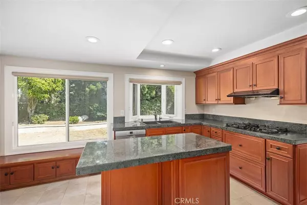 Lake Forest, CA 92630,24686 Via Tequila