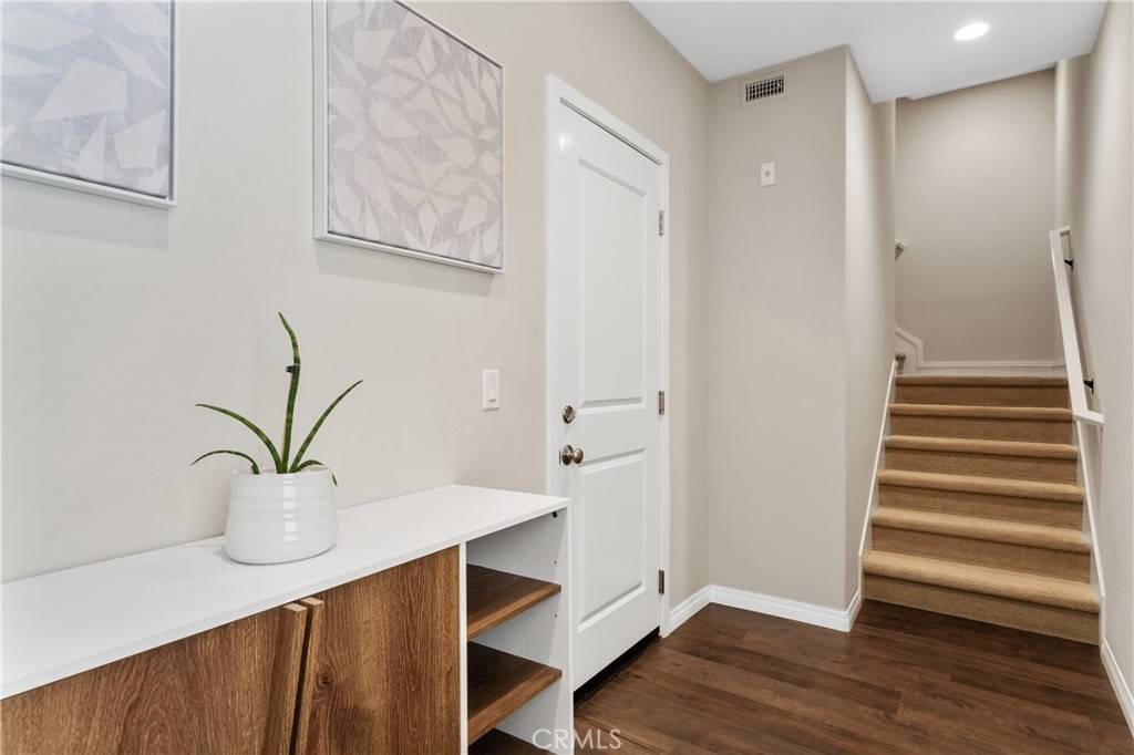 Irvine, CA 92618,121 Briarberry