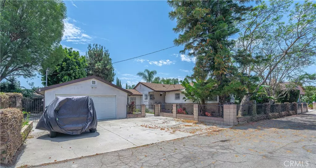 Artesia, CA 90701,17916 Gridley RD