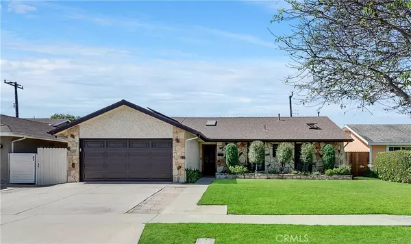 9082 Mediterranean DR, Huntington Beach, CA 92646