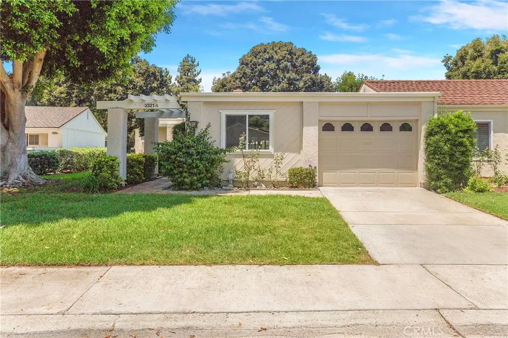 Laguna Woods, CA 92637,3321 Via Carrizo #A