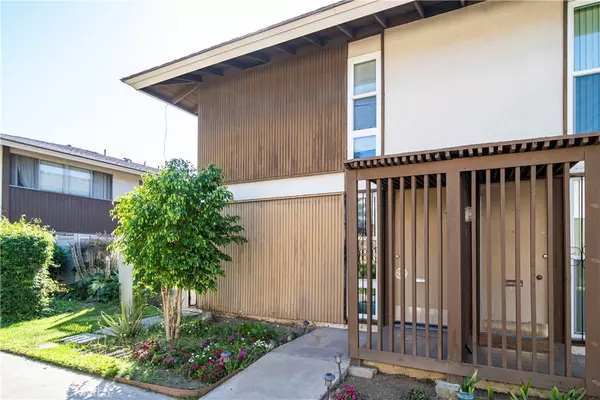 15500 Tustin Village WAY #62, Tustin, CA 92780