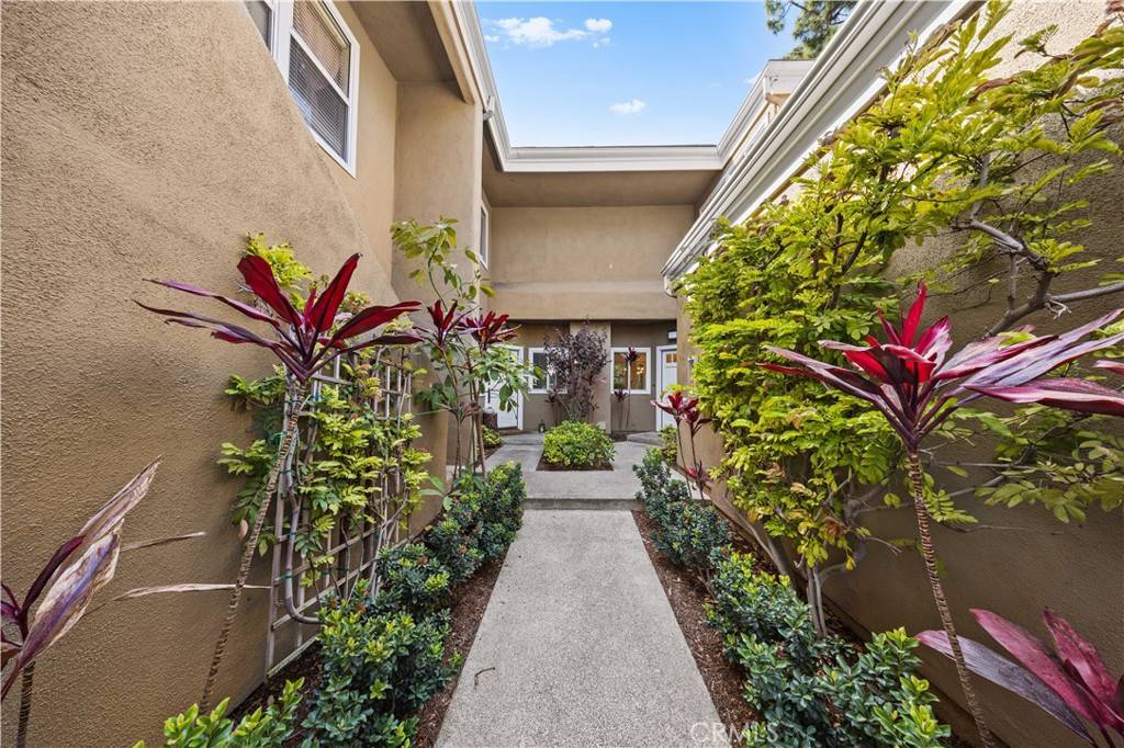 Irvine, CA 92612,52 Vassar Aisle #1