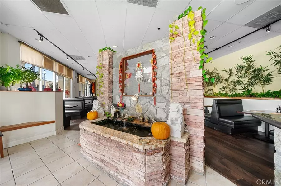 30642 Santa Margarita Pkwy #502, Rancho Santa Margarita, CA 92688