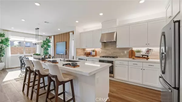 471 Snowdrop LN, Santa Paula, CA 93060