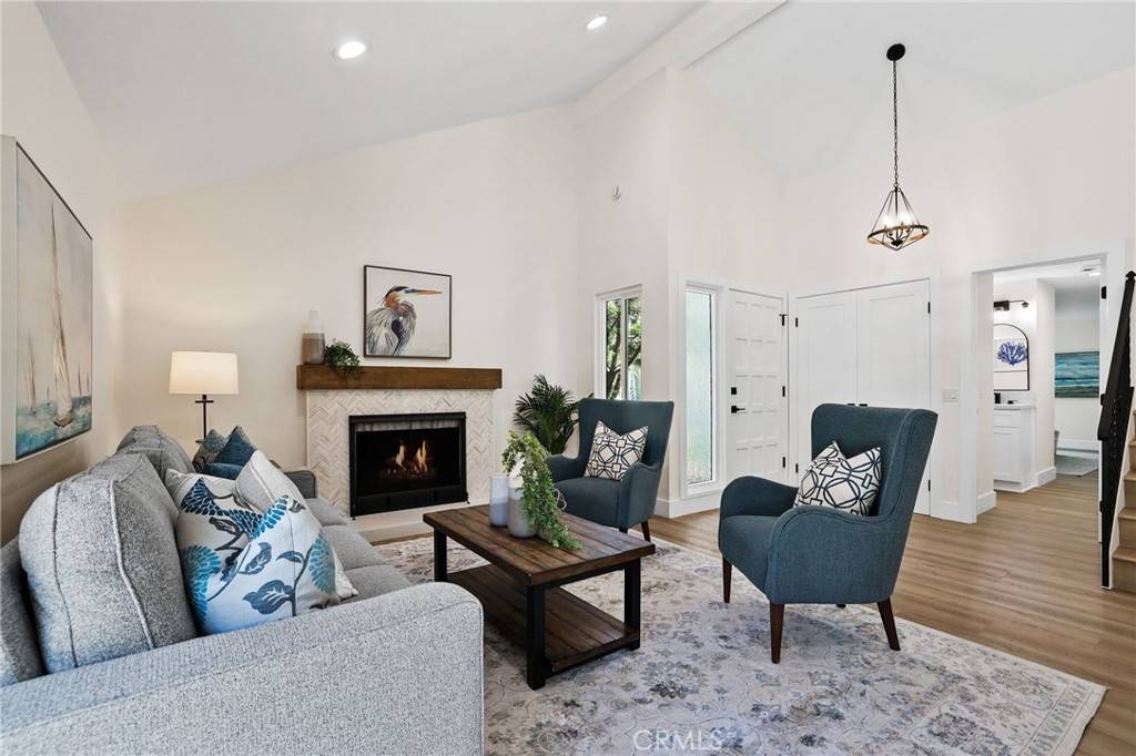 517 Alondra DR, Huntington Beach, CA 92648