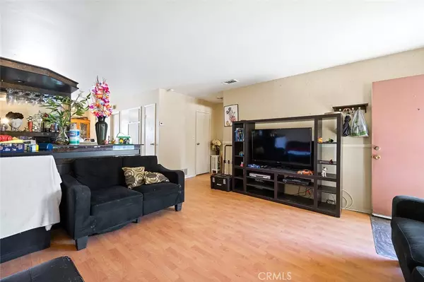 Santa Ana, CA 92704,2500 S Salta ST #3