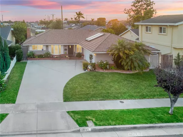 Huntington Beach, CA 92647,15741 Aulnay LN