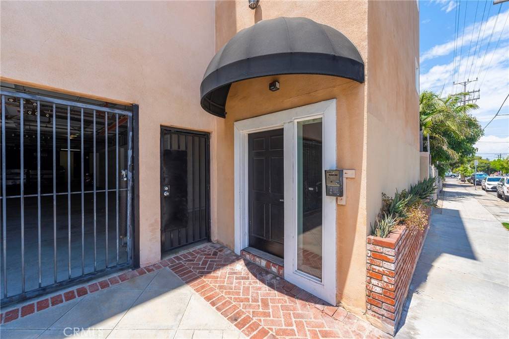 San Pedro, CA 90731,637 S Grand AVE #4