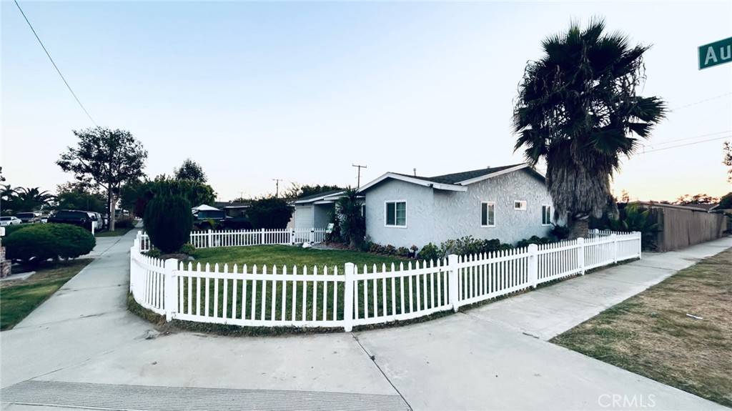 1018 S Austin ST, Santa Ana, CA 92704