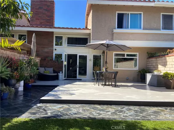 Huntington Beach, CA 92648,7832 SEABREEZE DR