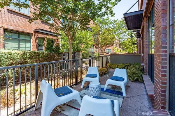 Orange, CA 92868,533 W Maple AVE