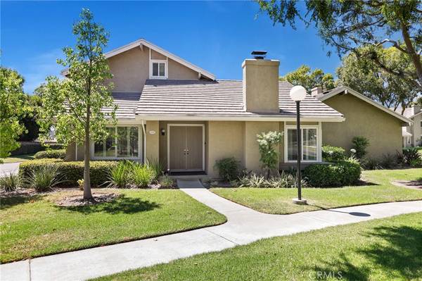 Yorba Linda, CA 92887,21129 Via Santiago #33