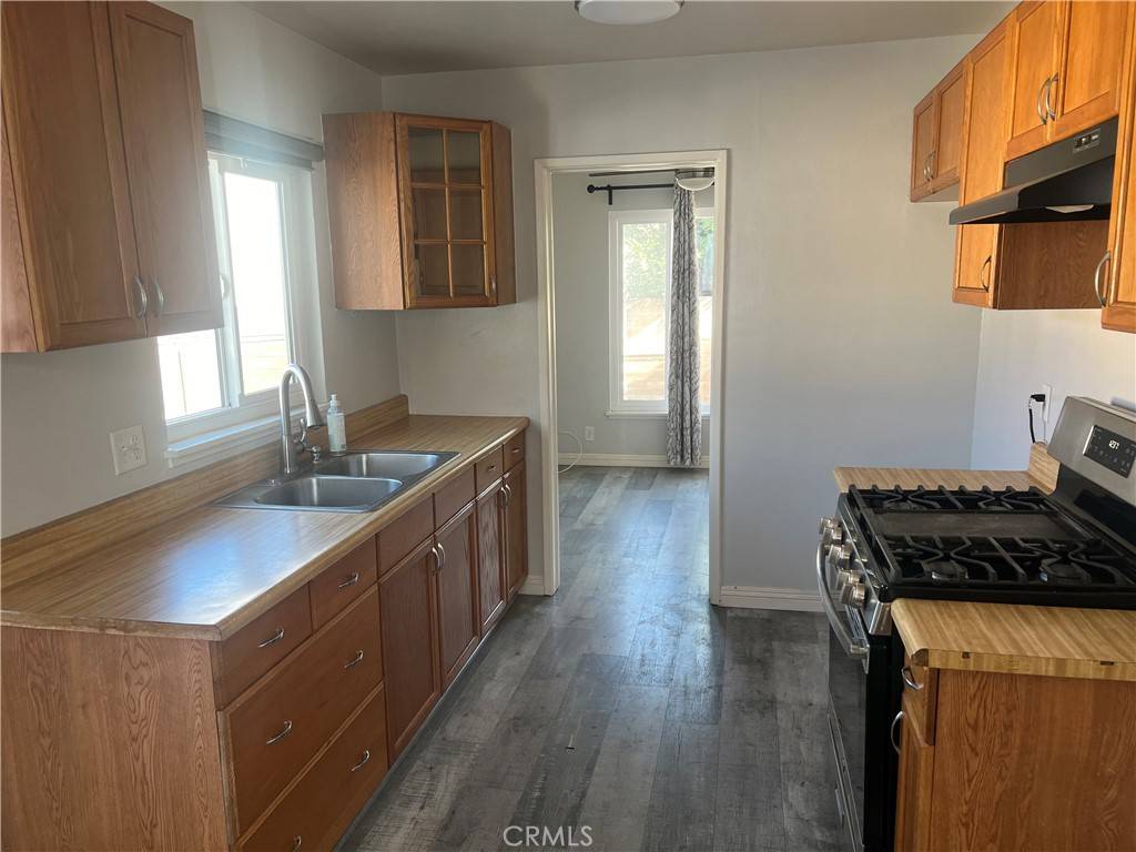 Lakewood, CA 90715,11342 215th ST