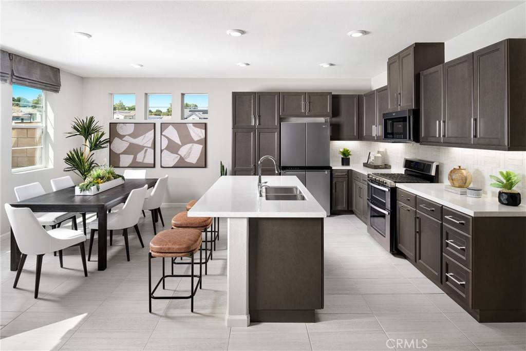 Corona, CA 92883,4066 Summer WAY
