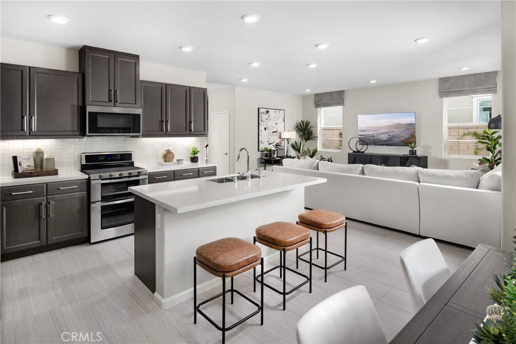 Corona, CA 92883,4066 Summer WAY
