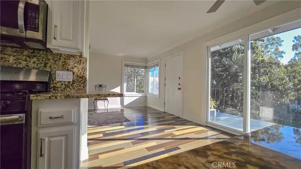 Yorba Linda, CA 92886,20302 #4 Flower Gate LN #4