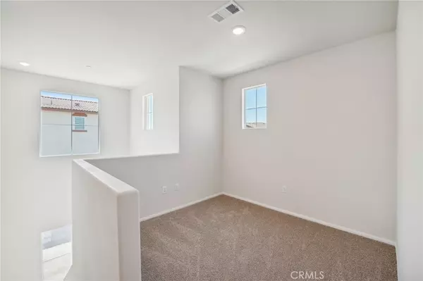 Redlands, CA 92374,946 Lumia CIR