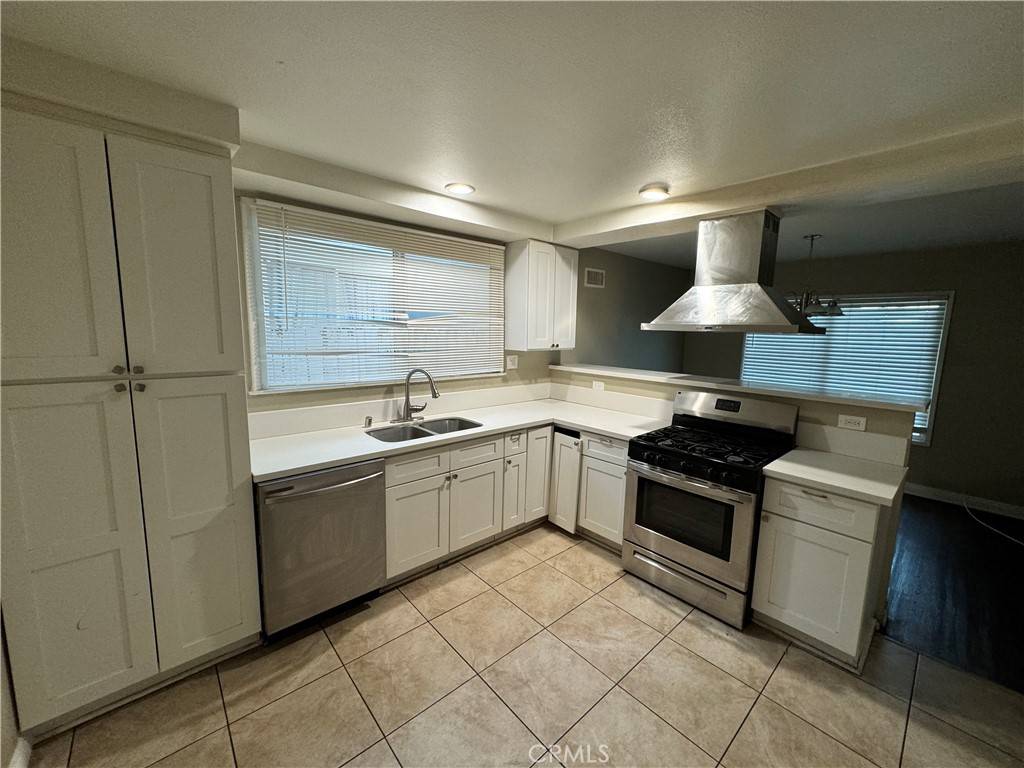 Northridge, CA 91324,8750 Quartz AVE